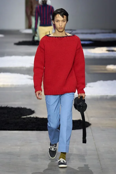 Look 27